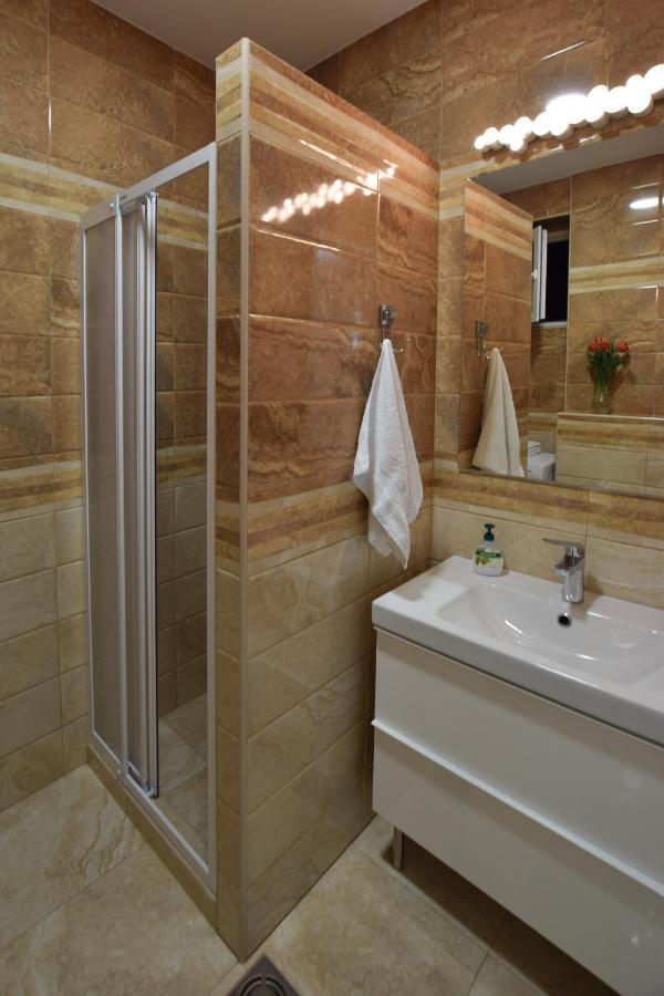Crown Apartment - Your Most Comfortable Stay Belgrado Buitenkant foto