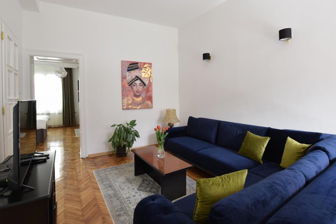 Crown Apartment - Your Most Comfortable Stay Belgrado Buitenkant foto