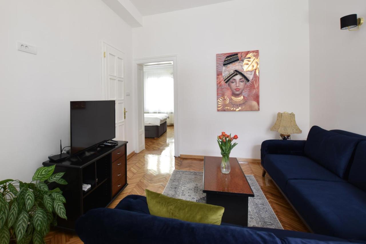 Crown Apartment - Your Most Comfortable Stay Belgrado Buitenkant foto