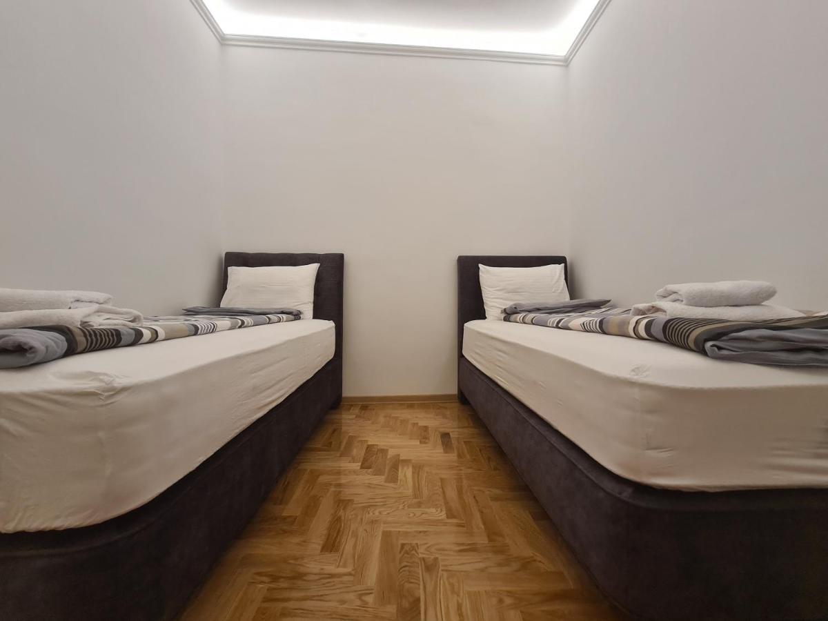 Crown Apartment - Your Most Comfortable Stay Belgrado Buitenkant foto